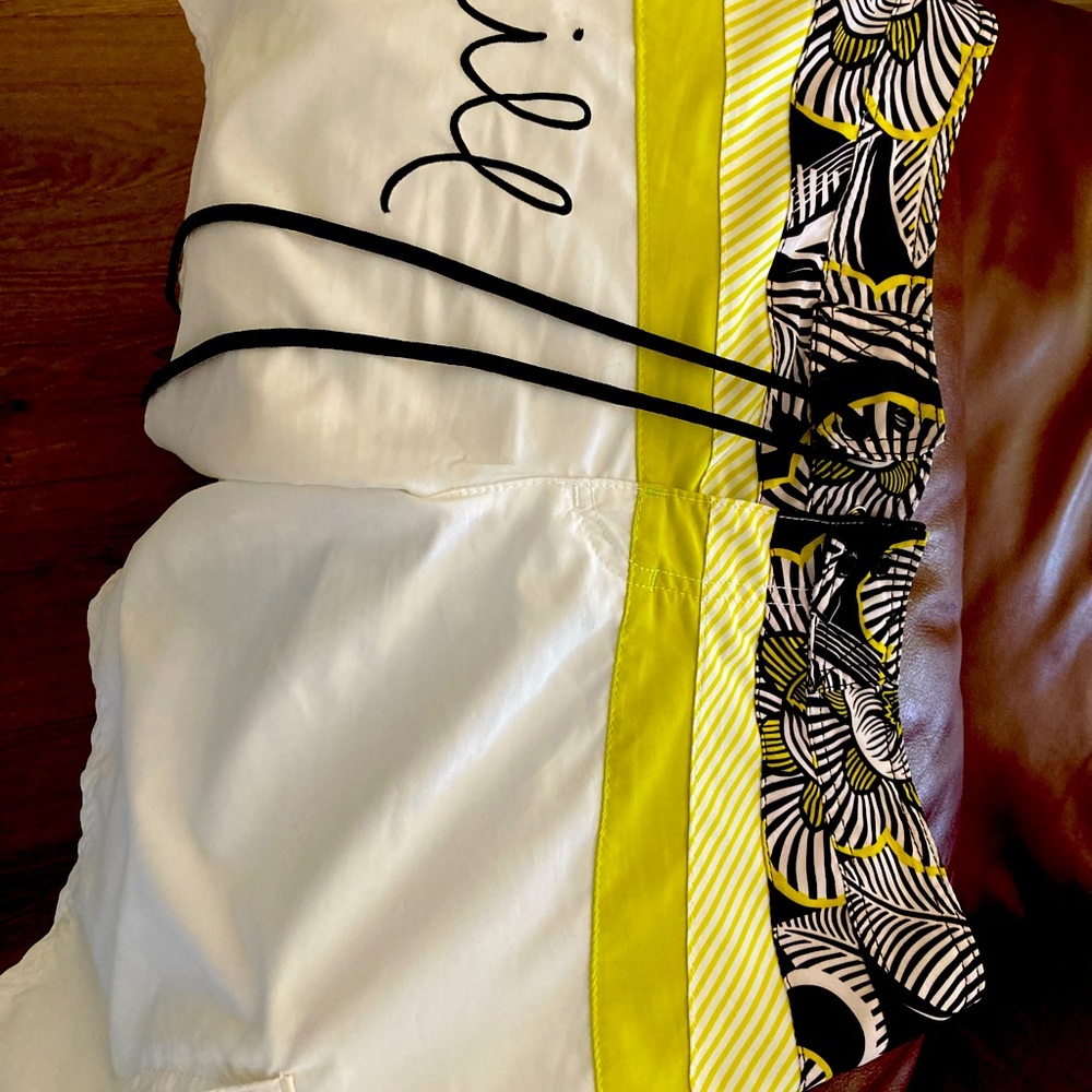 O’Neill board shorts. Size 9. Perfect condition.